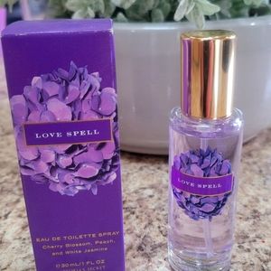 Victoria's Secret Love Spell EDT Spray 1.0oz / 30ml New - Hard To Find